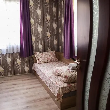 Bungalow For 2 Or 3 Persons In The Lovely Forest Kamena
